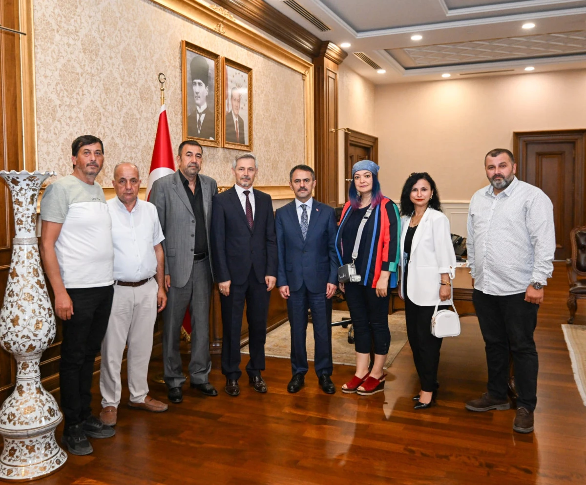 Kocaeli Manav K&uuml;lt&uuml;r Dernekleri Federasyonu Başkanı T&uuml;mer ve Yeni Y&ouml;netiminden Vali Aktaş&rsquo;a Ziyaret