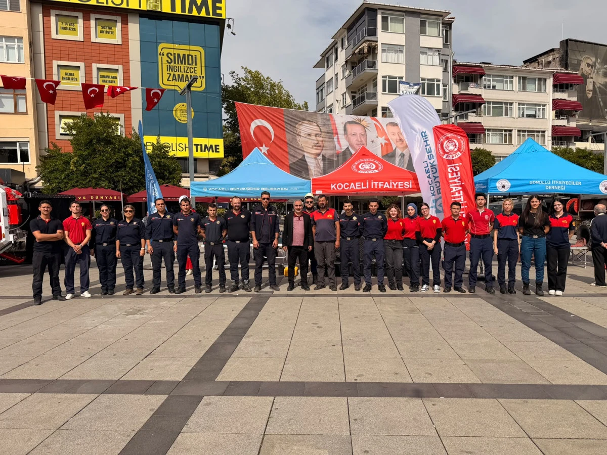 Kocaeli meydanları İtfaiye Haftası&rsquo;nda renklendi