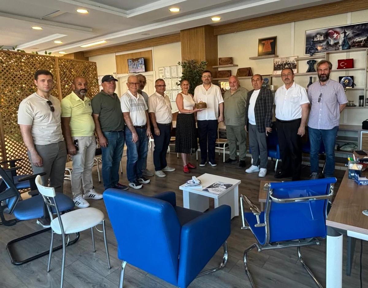 Kocaeli Milli Kuruluşlar Birliği&rsquo;nden Kadir &Ccedil;etin&rsquo;e Teşekk&uuml;r Ziyareti