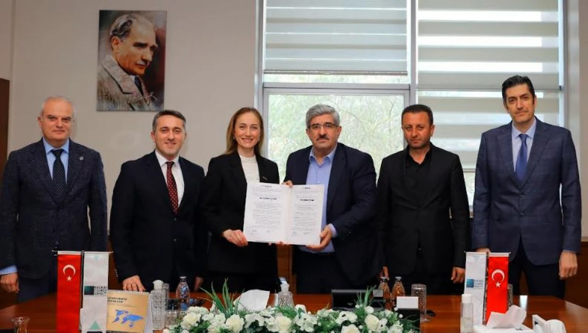 Kocaeli Ticaret Odası ile Yapı Kredi Arasında  KOBİ&rsquo;lere &Ouml;zel İş Birliği Protokol&uuml; İmzalandı