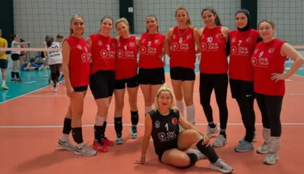 KOCAELİ &Uuml;&Ccedil; G&Uuml;N VOLEYBOLA DOYACAK: KENTTEN 10 TAKIM SAHAYA &Ccedil;IKIYOR