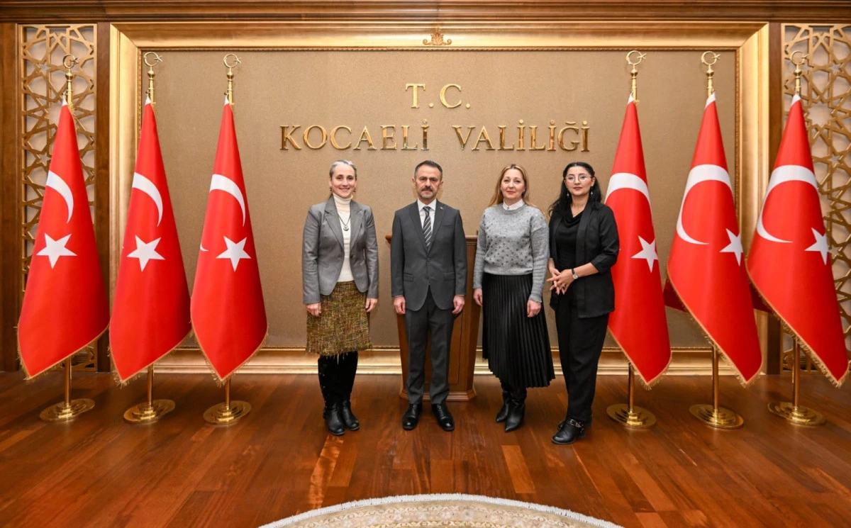 Kocaeli &Uuml;niversitesi Dil &Ouml;ğretimi Uygulama ve Araştırma Merkezinden, Vali Aktaş'a Ziyaret 