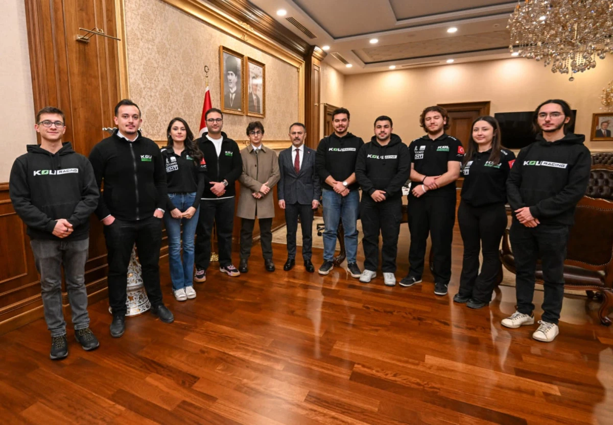 Kocaeli &Uuml;niversitesi Racing Takımı, Vali İlhami Aktaş&rsquo;ı Ziyaret Etti