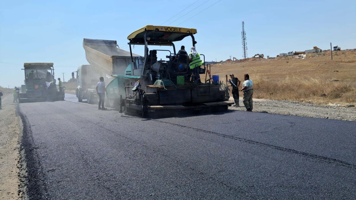 Kocaeli’de yolların kalitesi Büyükşehir’le artıyor;  Gebze’de hafriyat yoluna 4 aşamalı güçlendirme