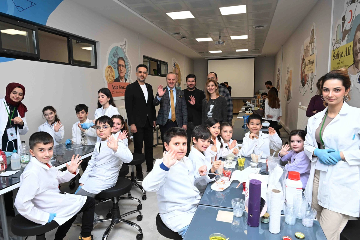 Kocaeli&rsquo;nin yeni nesil araştırma &uuml;ss&uuml; KO&Uuml; Bilimpark, minik kaşifleri ağırladı