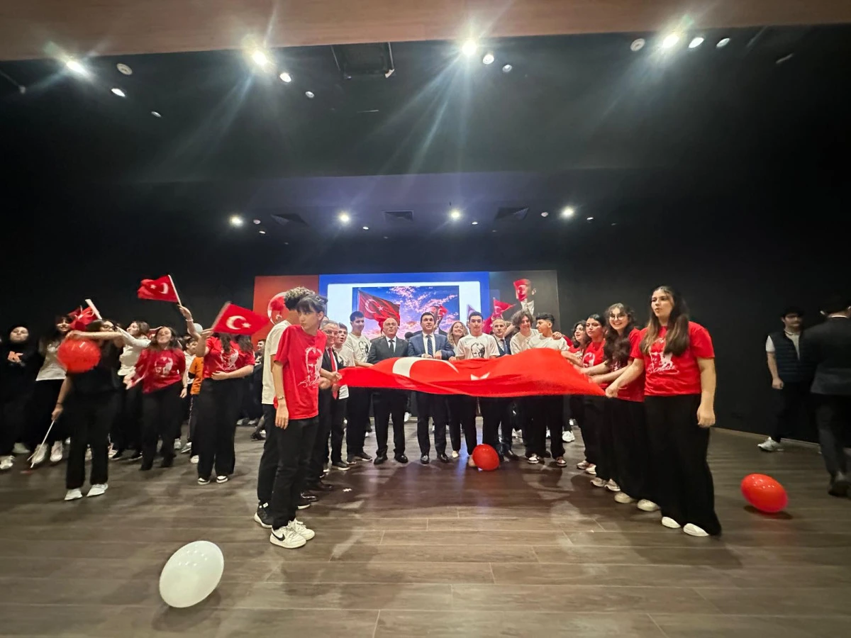 K&ouml;rfezim Eğitim Kurumları'nda 19 Mayıs Coşkusu
