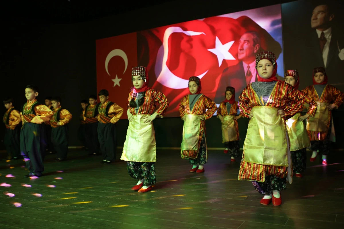 K&ouml;rfezim Eğitim Kurumları&rsquo;nda 23 Nisan Coşkusu