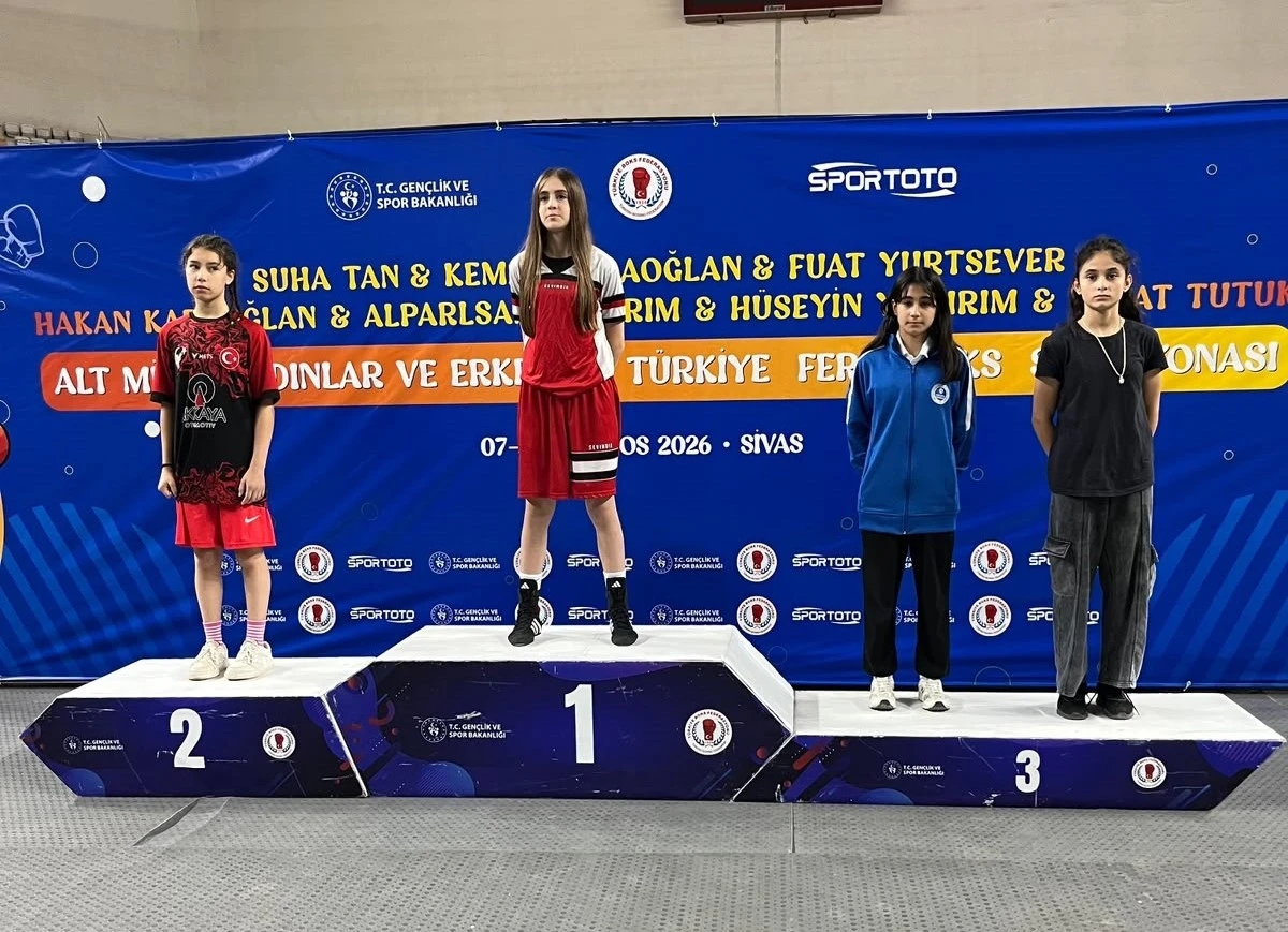 K&uuml;rs&uuml;lerde yine Kağıtspor var