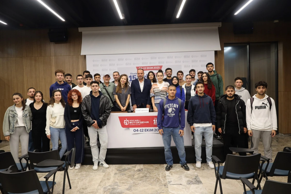 Kutlu’dan Tepük oyunu, Arpacı’dan Momo öyküsü