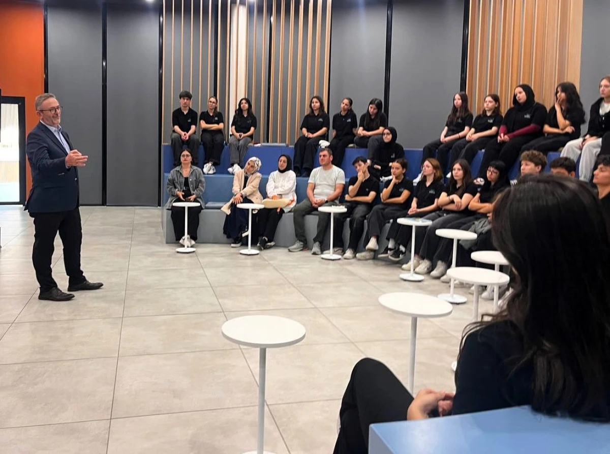 Kütüphane buluşmalarında tarihe yolculuk