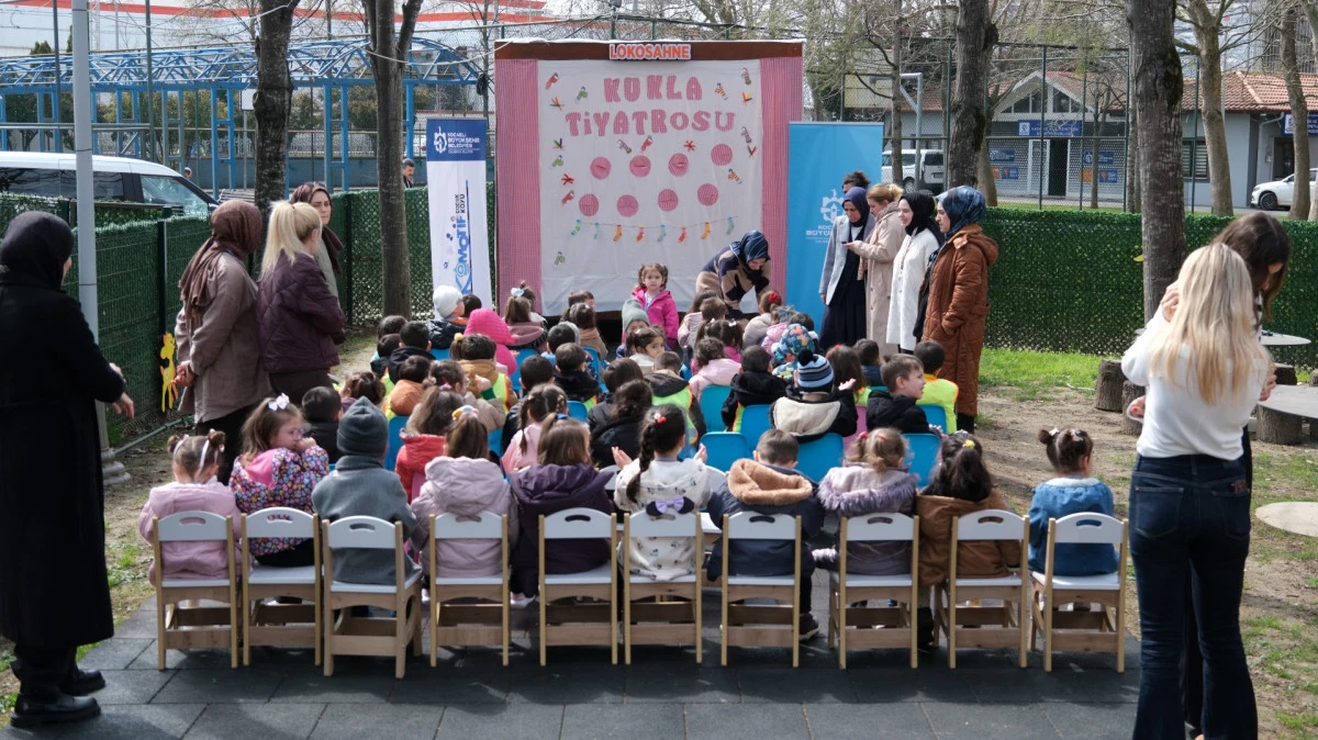 Lokomotif&rsquo;te &ldquo;D&uuml;nya Tiyatro G&uuml;n&uuml;&rdquo; kutlandı