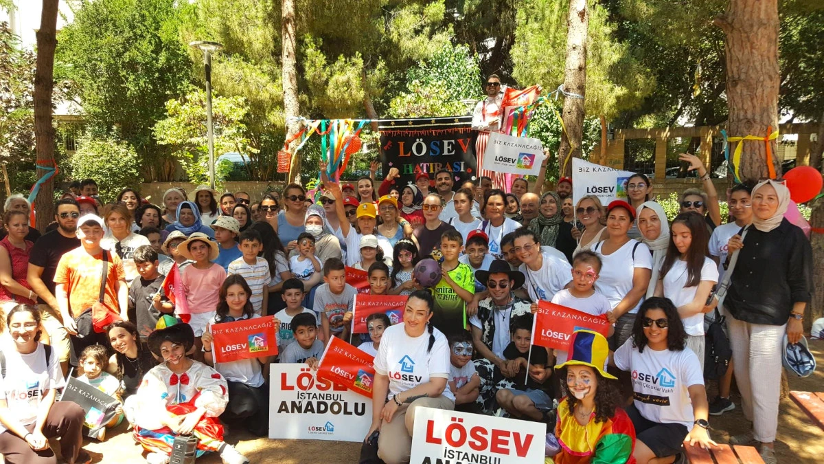 LÖSEV, AİLELERİ VE GÖNÜLLÜLERİ  İSTANBUL ANADOLU YAKASI’NDAKİ PİKNİKTE BULUŞTU