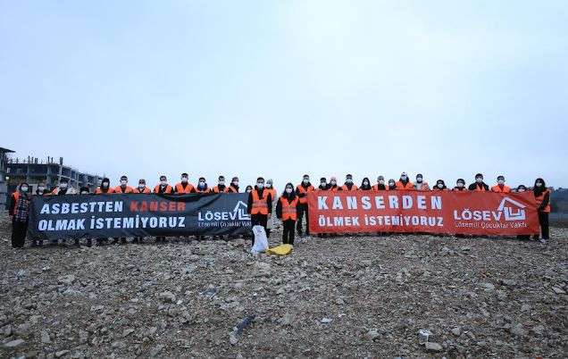 LÖSEV’İN KANSERİ YENEN MÜCADELECİ GENÇLERİ  DEPREMİ UNUTMADI