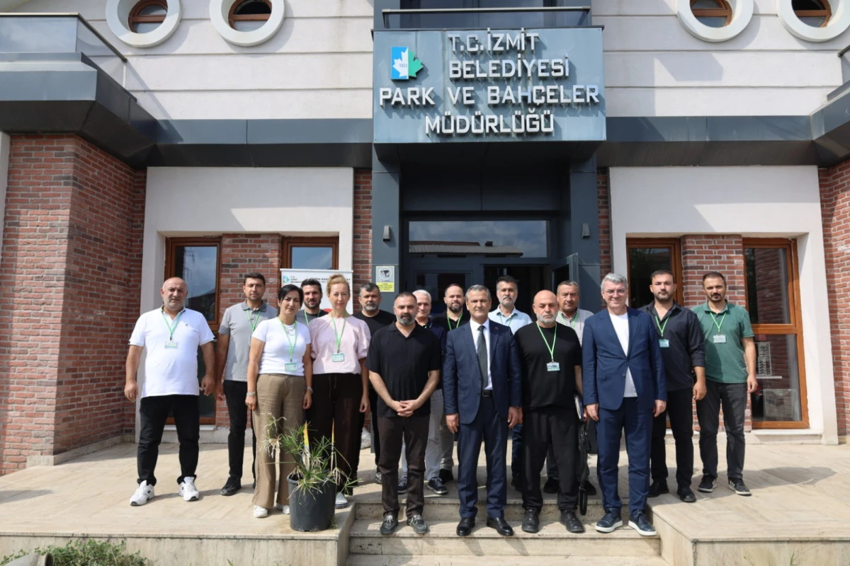 L&uuml;tf&uuml; Obuz, şantiye ziyaretlerine Park ve Bah&ccedil;eler M&uuml;d&uuml;rl&uuml;ğ&uuml;nde devam etti