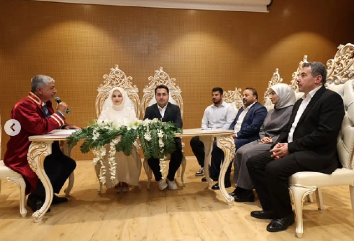 M. Emin ve Esra &Ccedil;ifti Hayatlarını Birleştirdi