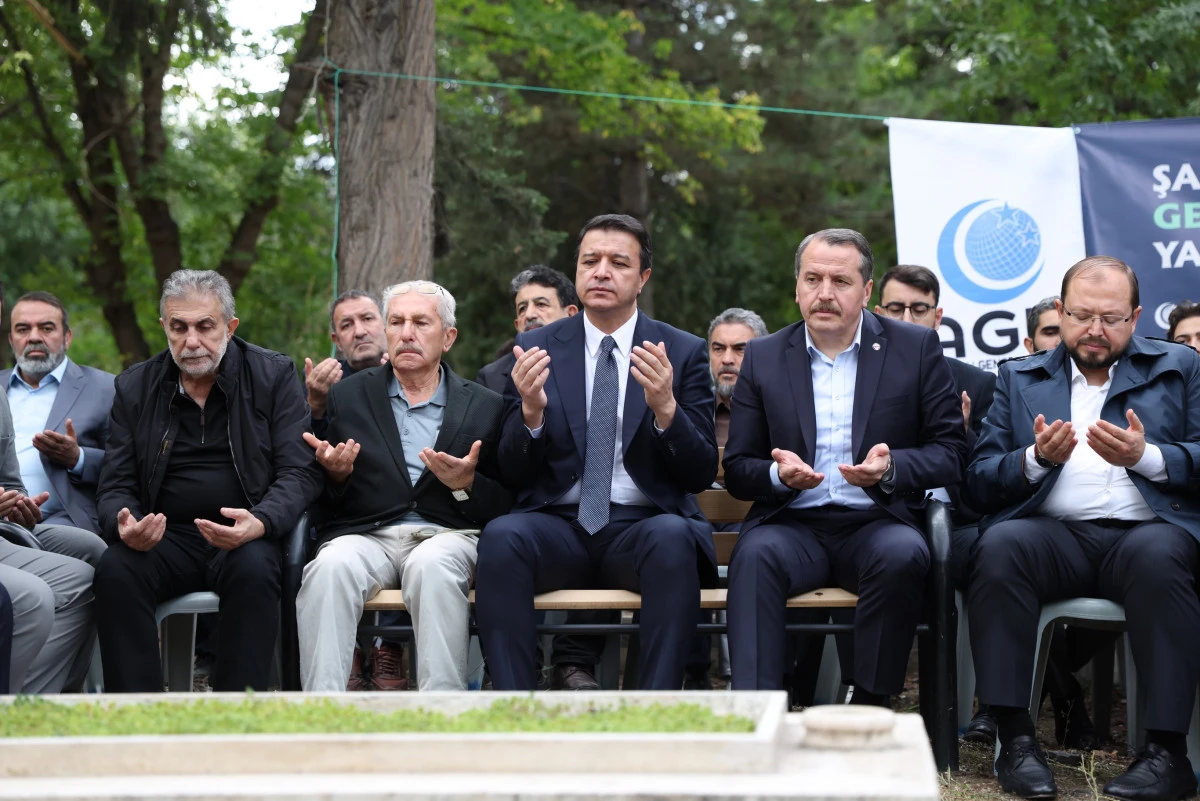 Mahmut Arıkan, Oğuzhan Asilt&uuml;rk&rsquo;&uuml; anma programına katıldı