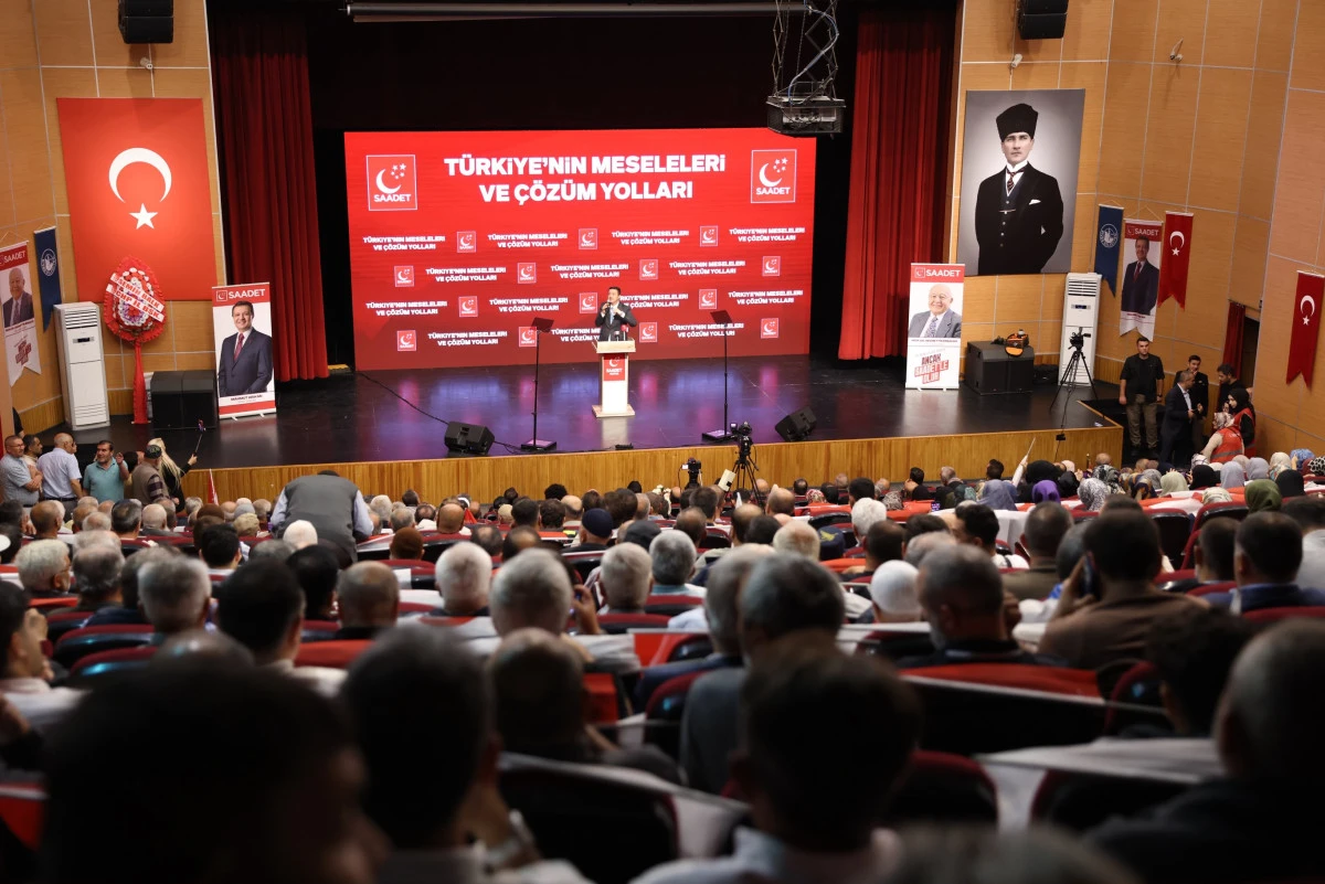 Mahmut Arıkan Sivas&rsquo;ta &ldquo;T&uuml;rkiye&rsquo;nin Meseleleri ve &Ccedil;&ouml;z&uuml;m Yolları&rdquo; Konferansı Verdi