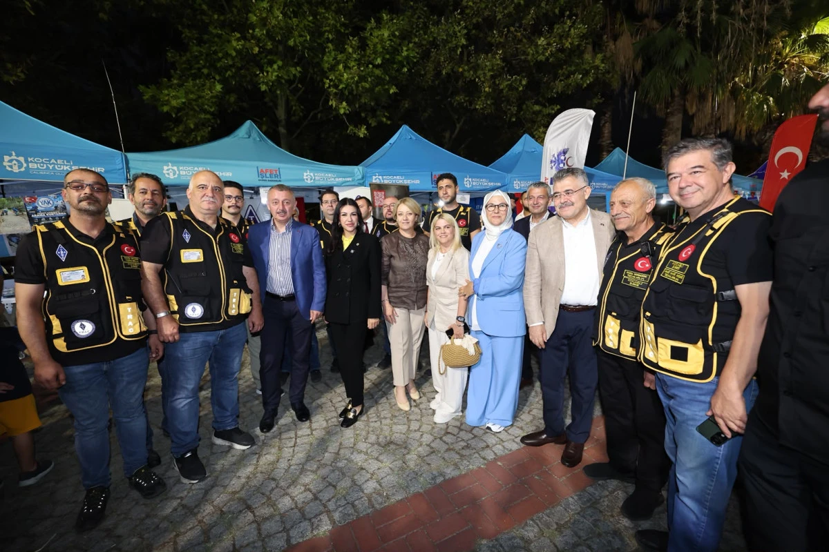 Marmara Depremi&rsquo;nde hayatını kaybedenler dualarla anıldı;