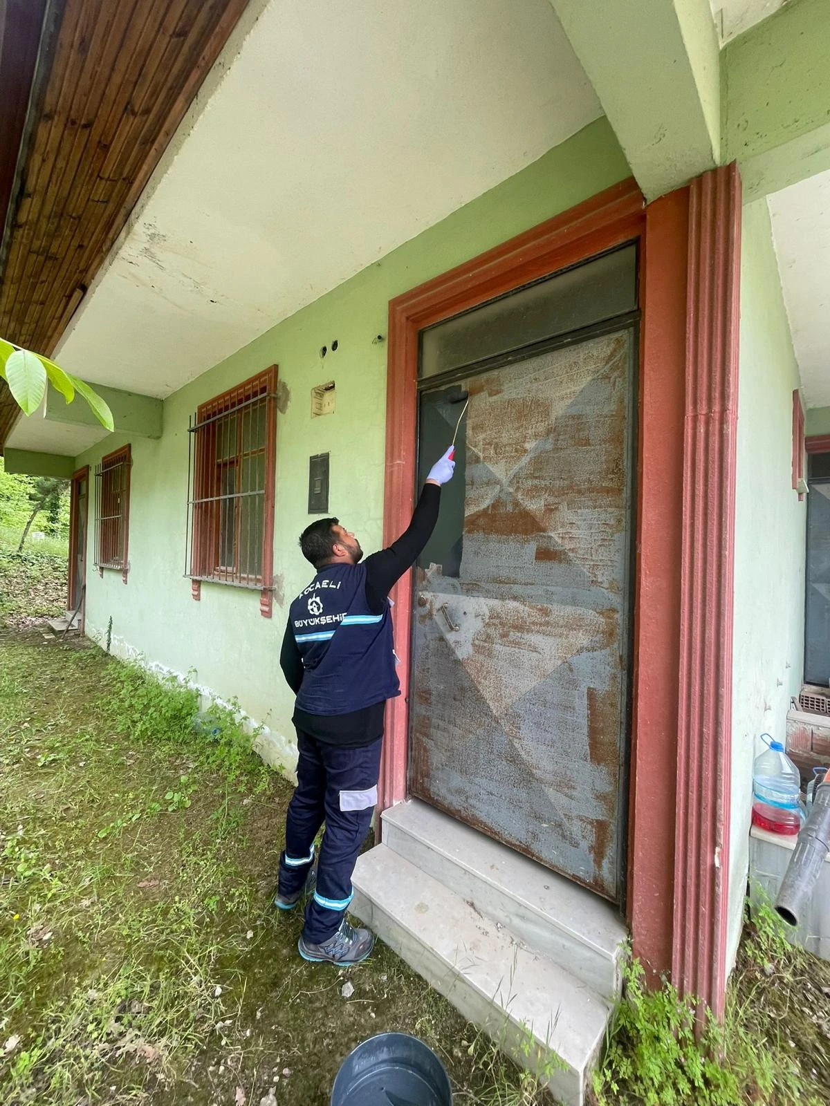 Mezarlıklarda erişim ve g&uuml;venlik artırılıyor