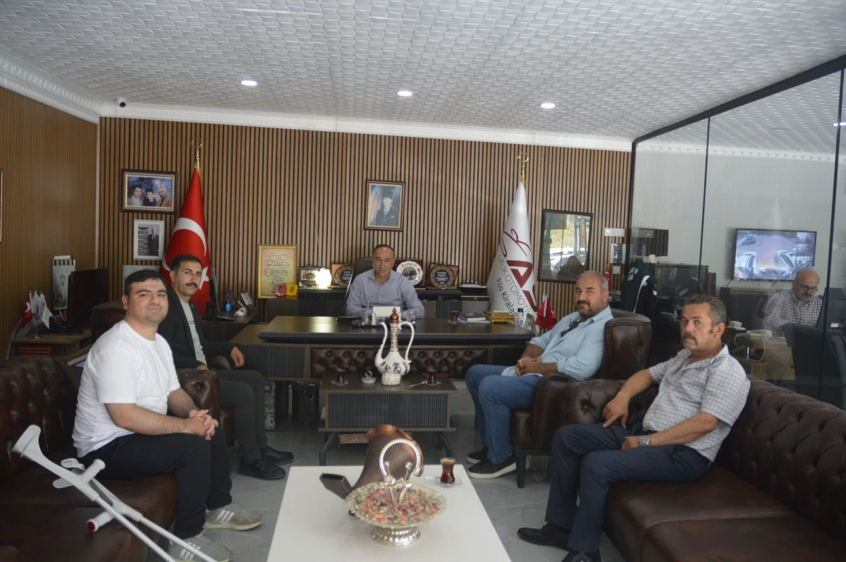 MHP &Ccedil;ayırova Y&ouml;netiminden Nihat Yıldırım&rsquo;a Kongre Daveti