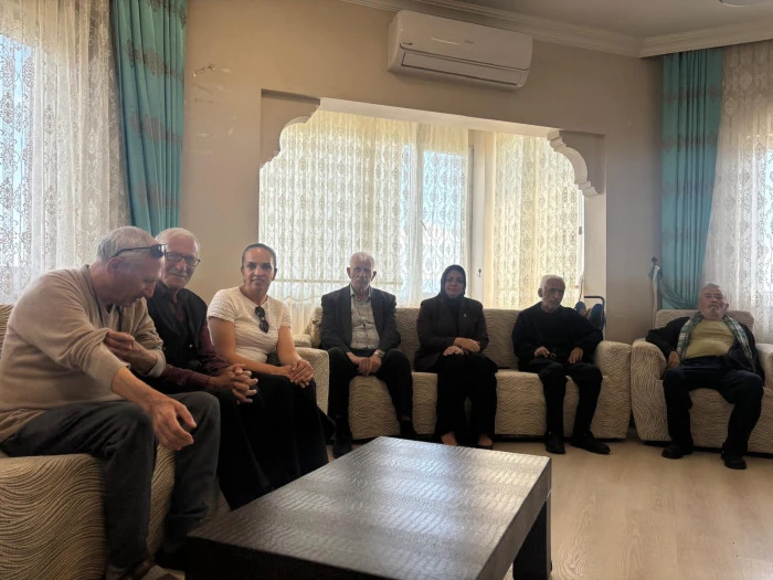 MHP Dilovası İl&ccedil;e Başkanı Yusuf Turhan il&ccedil;e y&ouml;neticileri MHP Kocaeli İl Başkanlığı&rsquo;nda ger&ccedil;ekleştirilen devir teslim t&ouml;renine katıldı