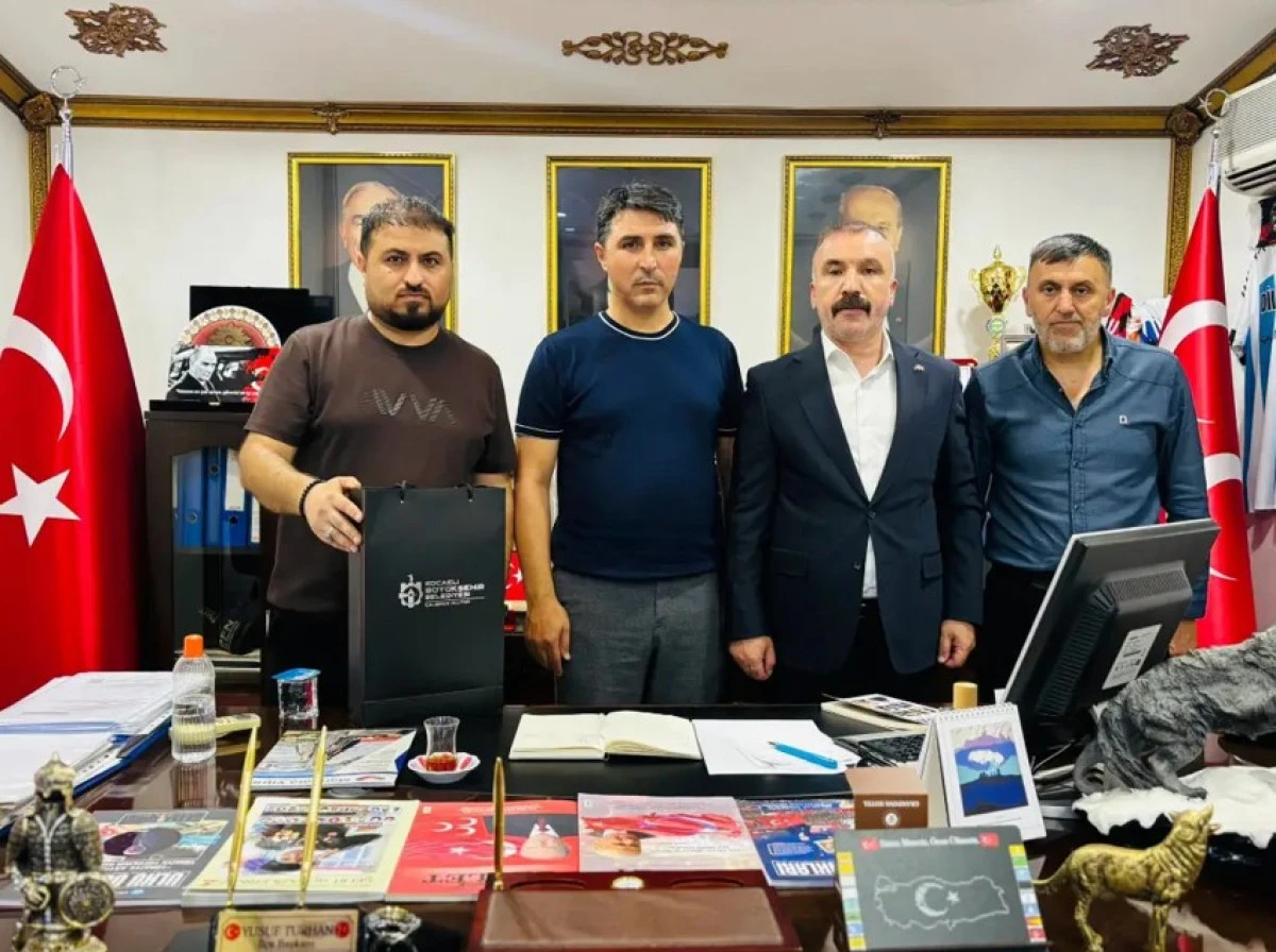 MHP Dilovası İl&ccedil;e Başkanlığına Taziye Ziyareti