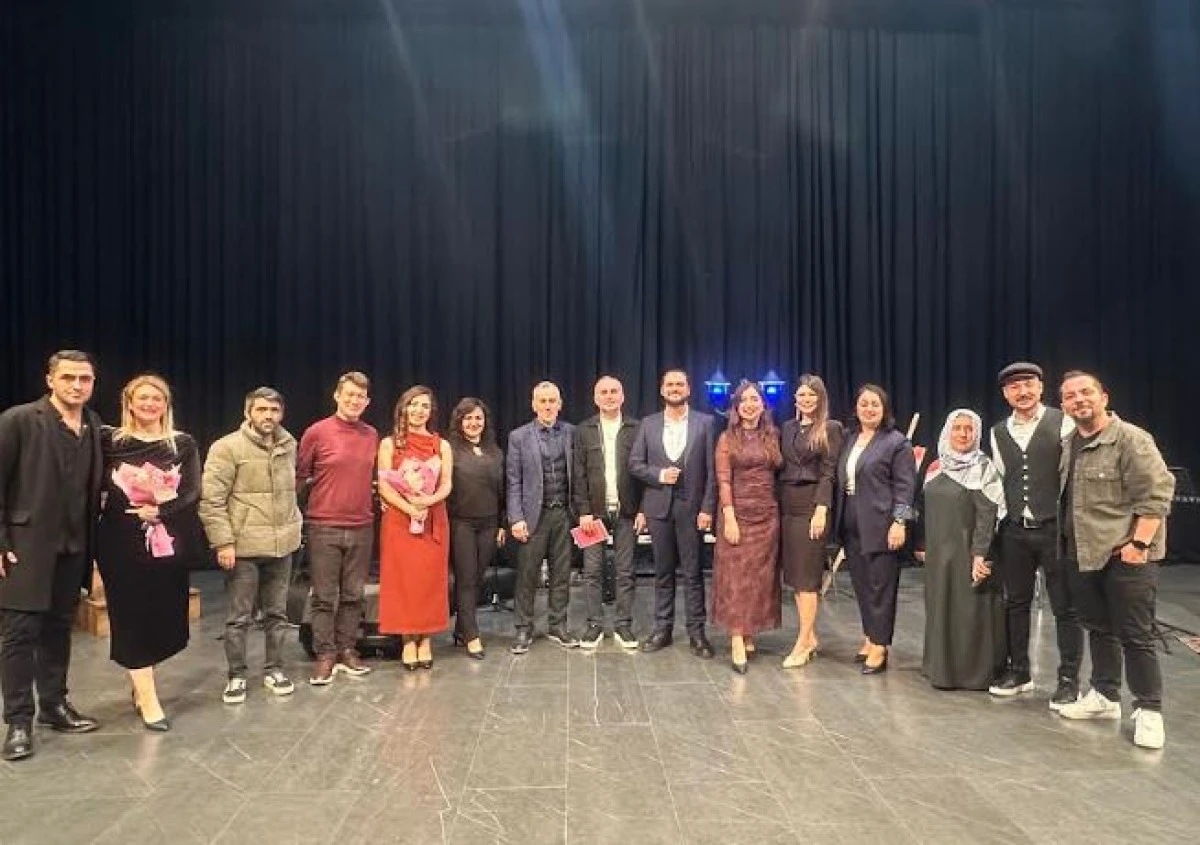 Mısra Durağı Şiir Dinletisi İl&ccedil;emizde Edebiyat R&uuml;zg&acirc;rı Estirdi