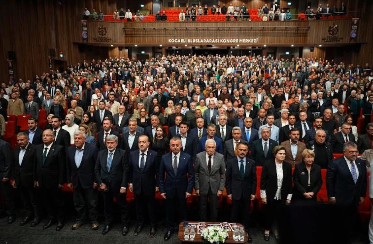 MUHTEŞEM PROGRAMA MUHTEŞEM KALABALIK