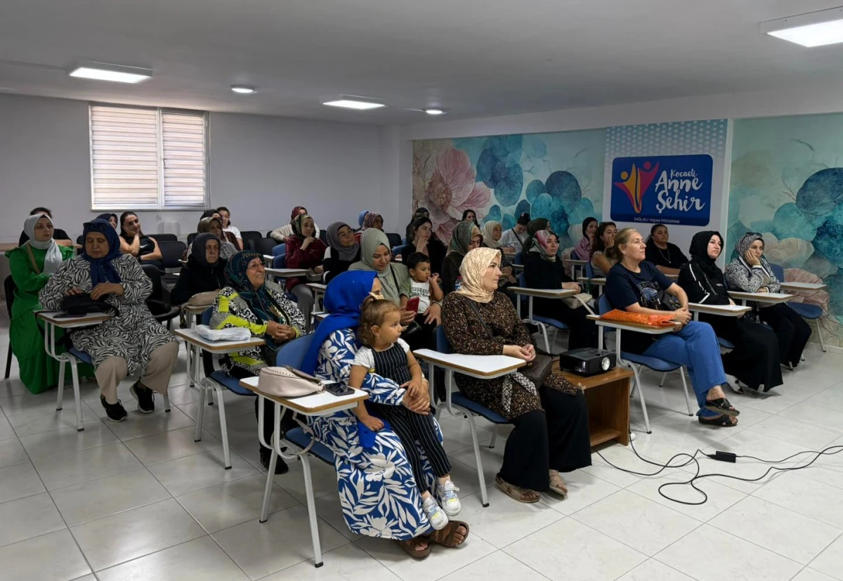 Narkotik polisinden annelere eğitim