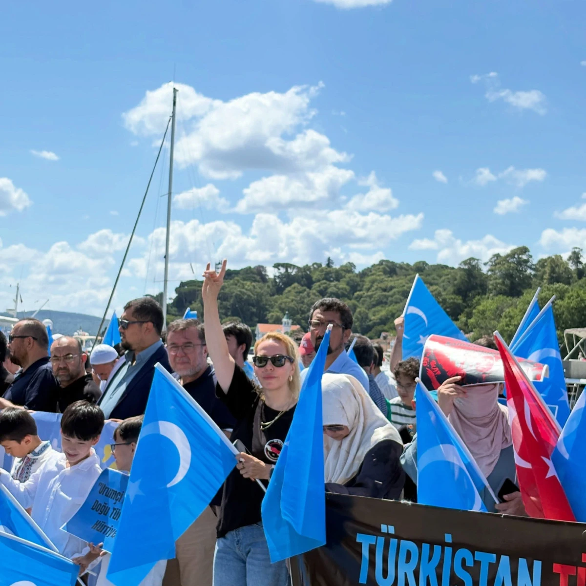 DOĞU T&Uuml;RKİSTAN&rsquo;I UNUTMADIK, UNUTTURMAYACAĞIZ!