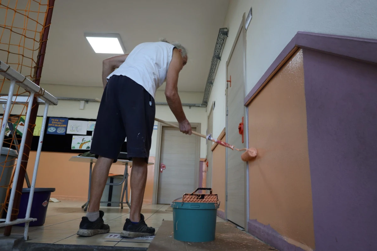 Okullara son 5 yılda 547 bin litre boya desteği