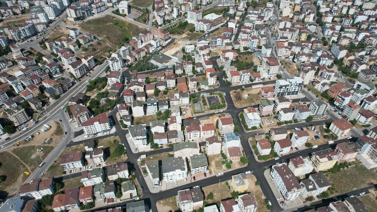 &Ouml;zg&uuml;rl&uuml;k Mahallesi&rsquo;ne 4 bin ton asfalt serildi   