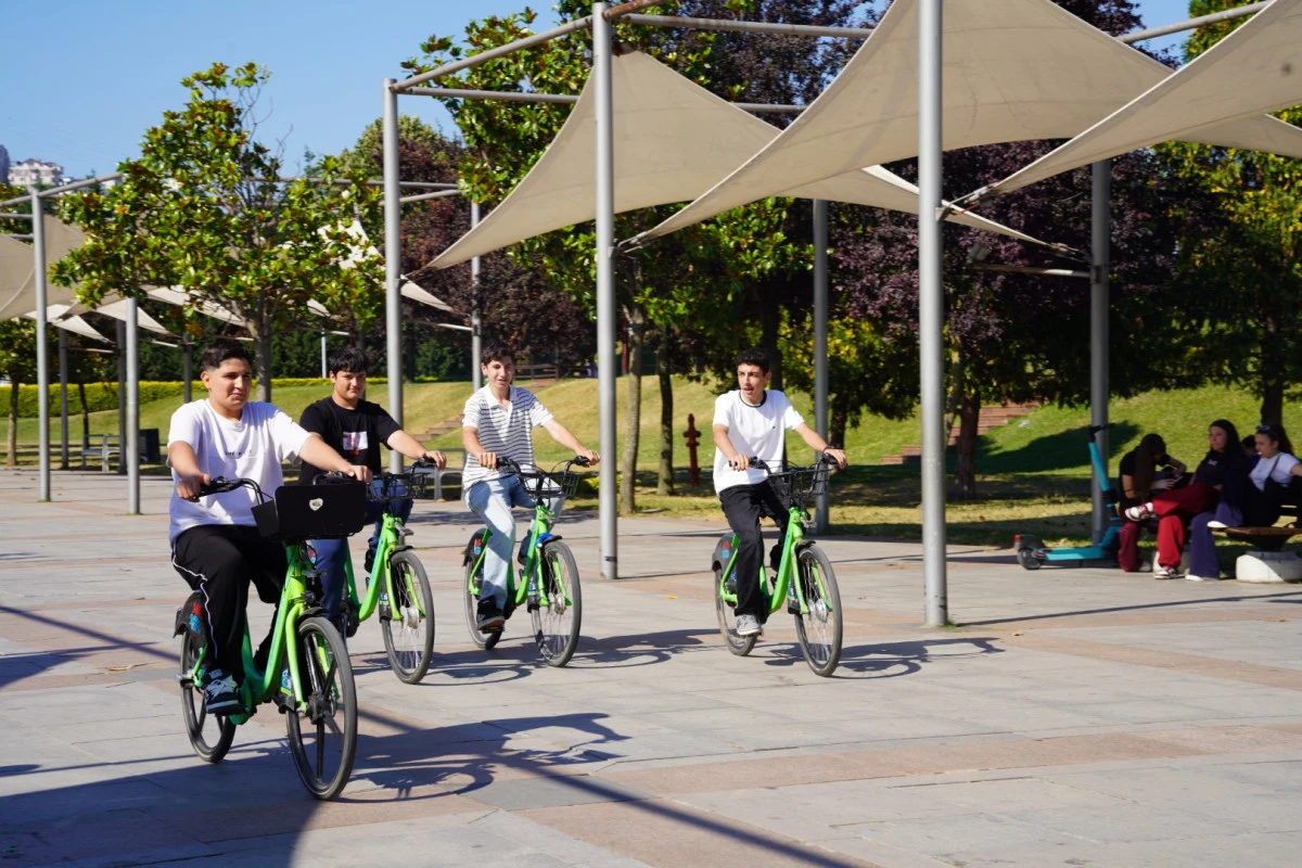 Pedallar 12 milyon dakikayı aşarak &ccedil;evreci ulaşımda rekor kırdı;  Kocaelililer &ldquo;KOBİS&rdquo;le d&uuml;nyayı 70 kez turladı