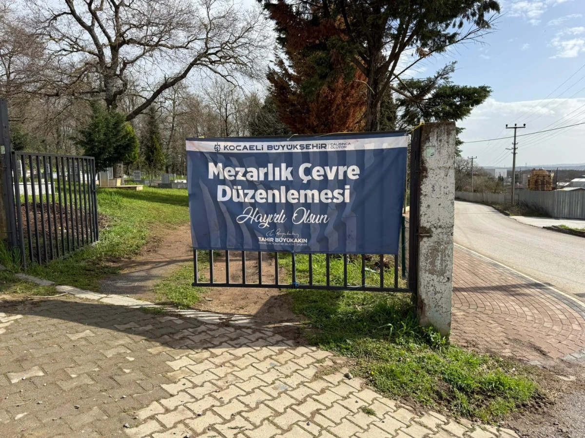 Pelitli Mezarlığı&rsquo;nda tel &ccedil;it ve panel uygulaması