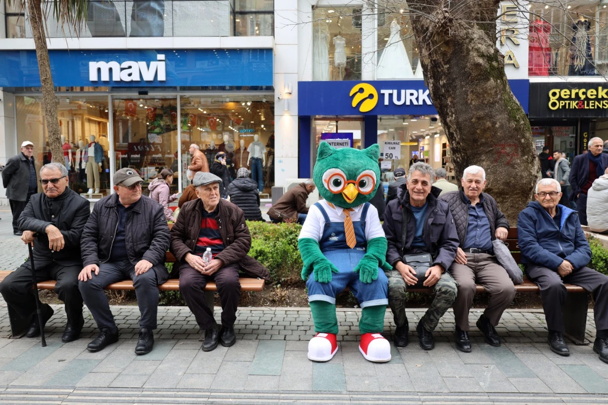 Roman kahramanları İzmit sokaklarında