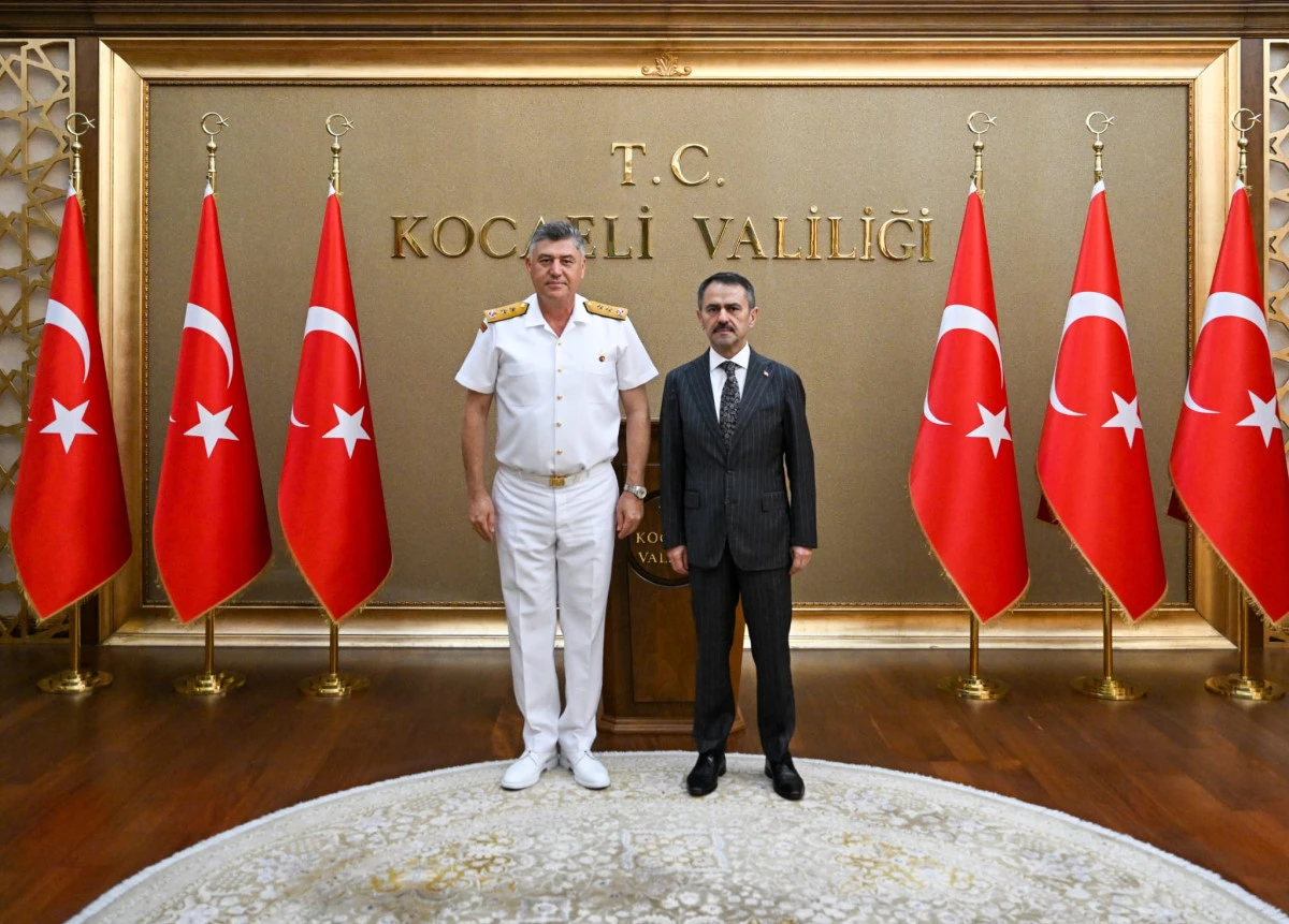Sahil G&uuml;venlik Marmara ve Boğazlar B&ouml;lge Komutanı T&uuml;mamiral Serkan Tezel&rsquo;den Vali  İlhami Aktaş&rsquo;a Ziyaret