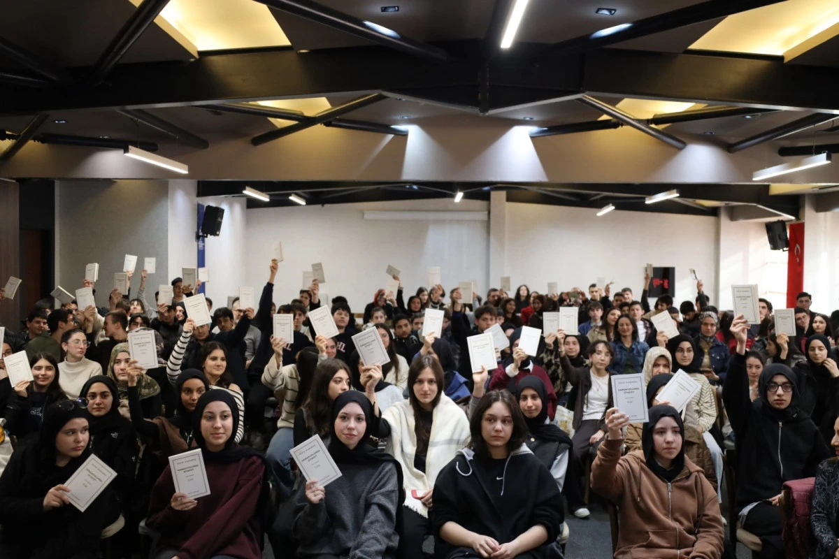 &ldquo;Samanyolu&rsquo;nda Ziyafet&rdquo; gen&ccedil;lerin rehberi oldu