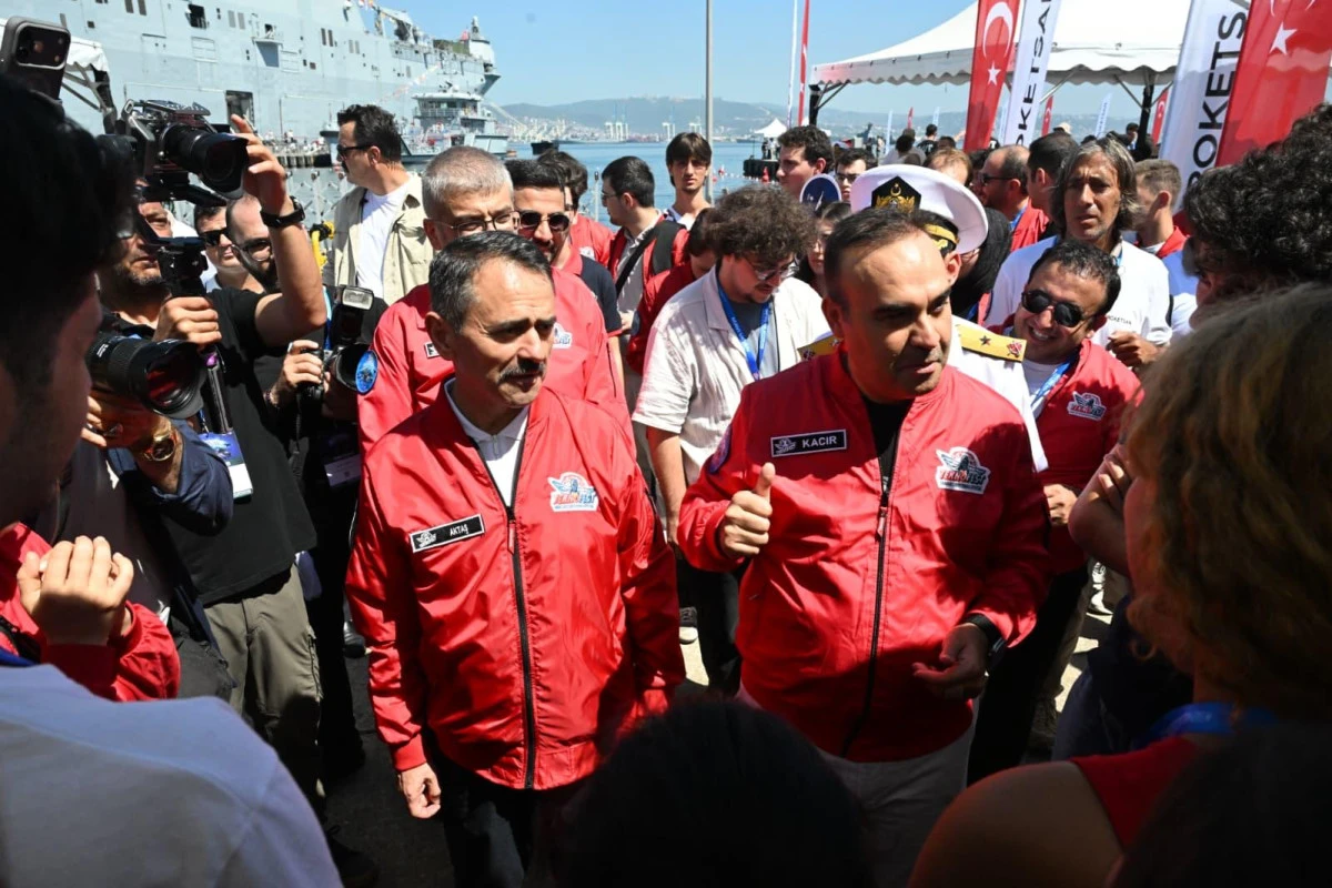 Sanayi ve Teknoloji Bakanı Sayın Mehmet Fatih Kacır, TEKNOFEST Mavi Vatan&rsquo;ı Ziyaret  Etti
