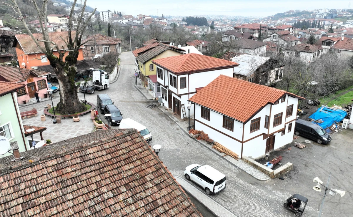 Saraylı&rsquo;daki tarihi yapı B&uuml;y&uuml;kşehir&rsquo;le ta&ccedil;lanıyor