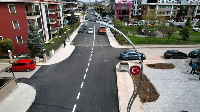 Şehit Erg&uuml;n K&ouml;nc&uuml; Caddesi&rsquo;nde yol &ccedil;izgileri &ccedil;ekildi
