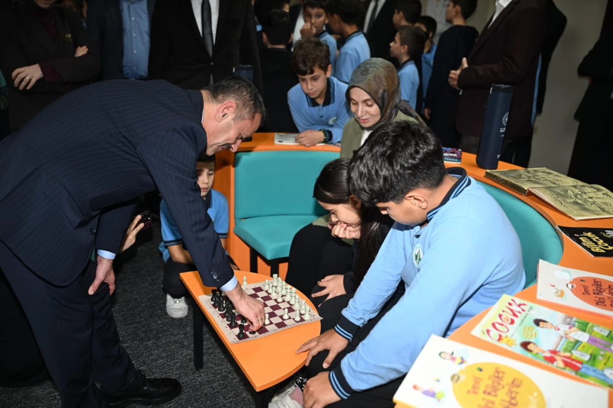 Şule Y&uuml;ksel Şenler Okul K&uuml;t&uuml;phanesi A&ccedil;ılışı Vali Aktaş ve Başkan B&uuml;y&uuml;kakın&rsquo;ın  Katılımlarıyla Yapıldı