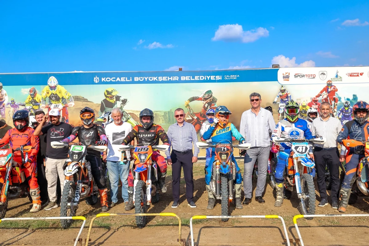 S&uuml;per Enduro&rsquo;da start Başkan B&uuml;y&uuml;kakın&rsquo;dan