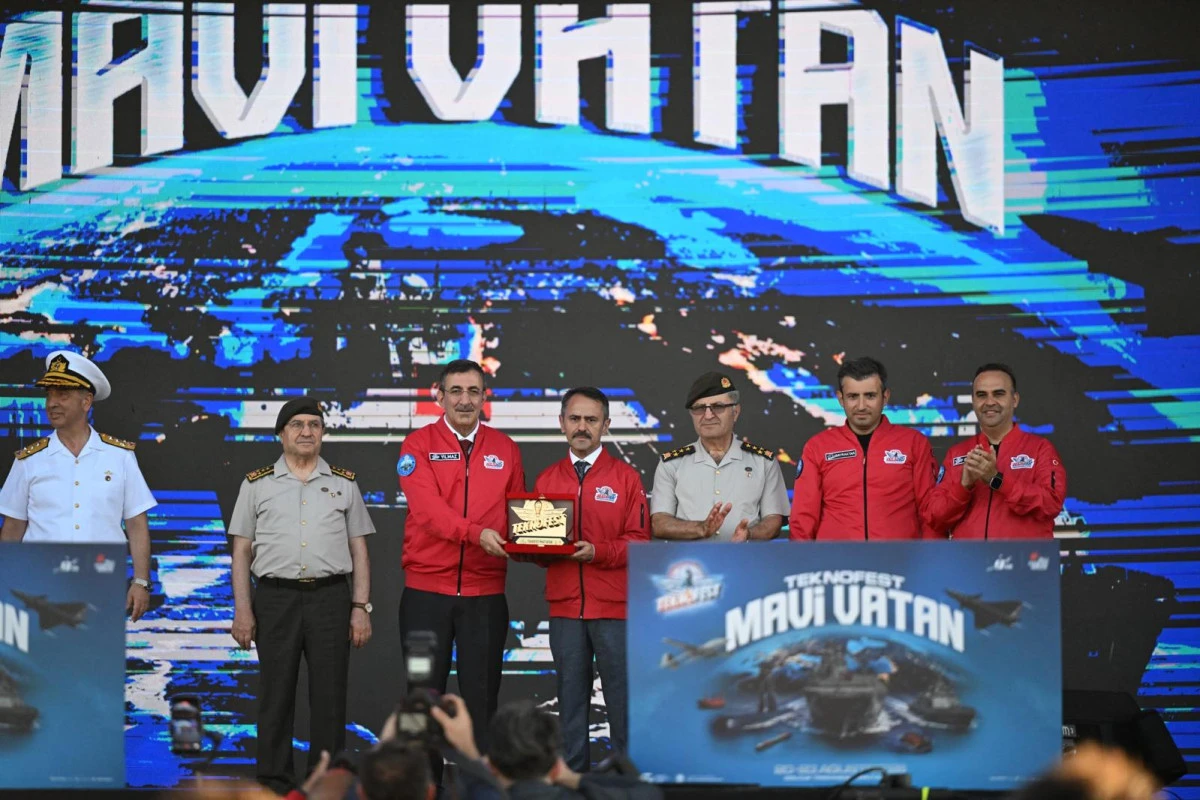 TEKNOFEST Mavi Vatan Kapanış T&ouml;reni, Cumhurbaşkanı Yardımcısı Sayın Cevdet  Yılmaz&rsquo;ın Teşrifleriyle Ger&ccedil;ekleşti