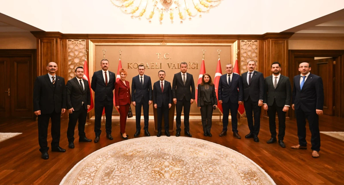 T&uuml;rk Eğitim - Sen Kocaeli 1 ve 2 No'lu Şubelerinden Vali İlhami Aktaş'a Ziyaret