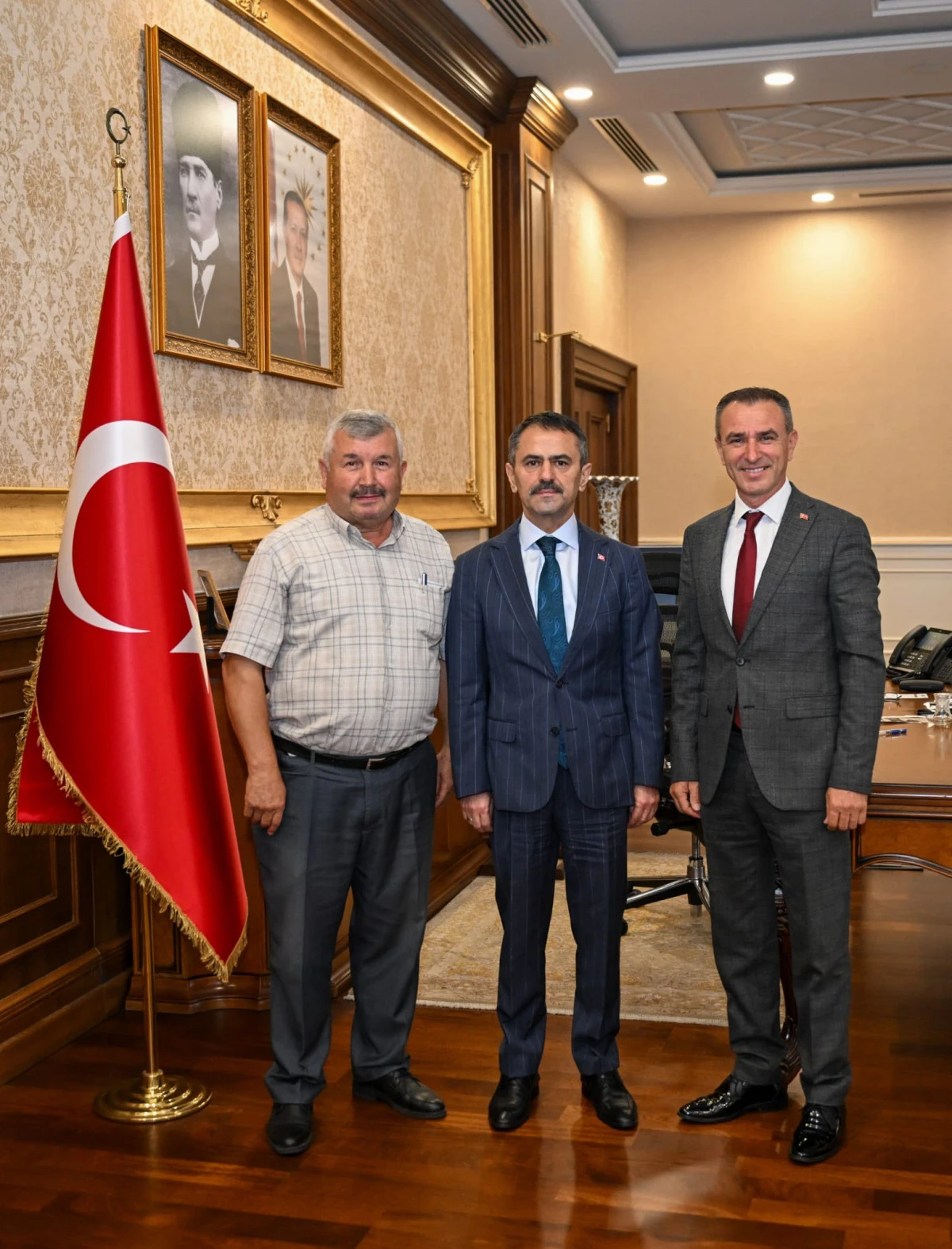T&uuml;rkiye Muhtarlar Derneği Kocaeli Şube Başkanı ve İzmit Bulduk Mahalle Muhtarından Vali Aktaş&rsquo;a Davet