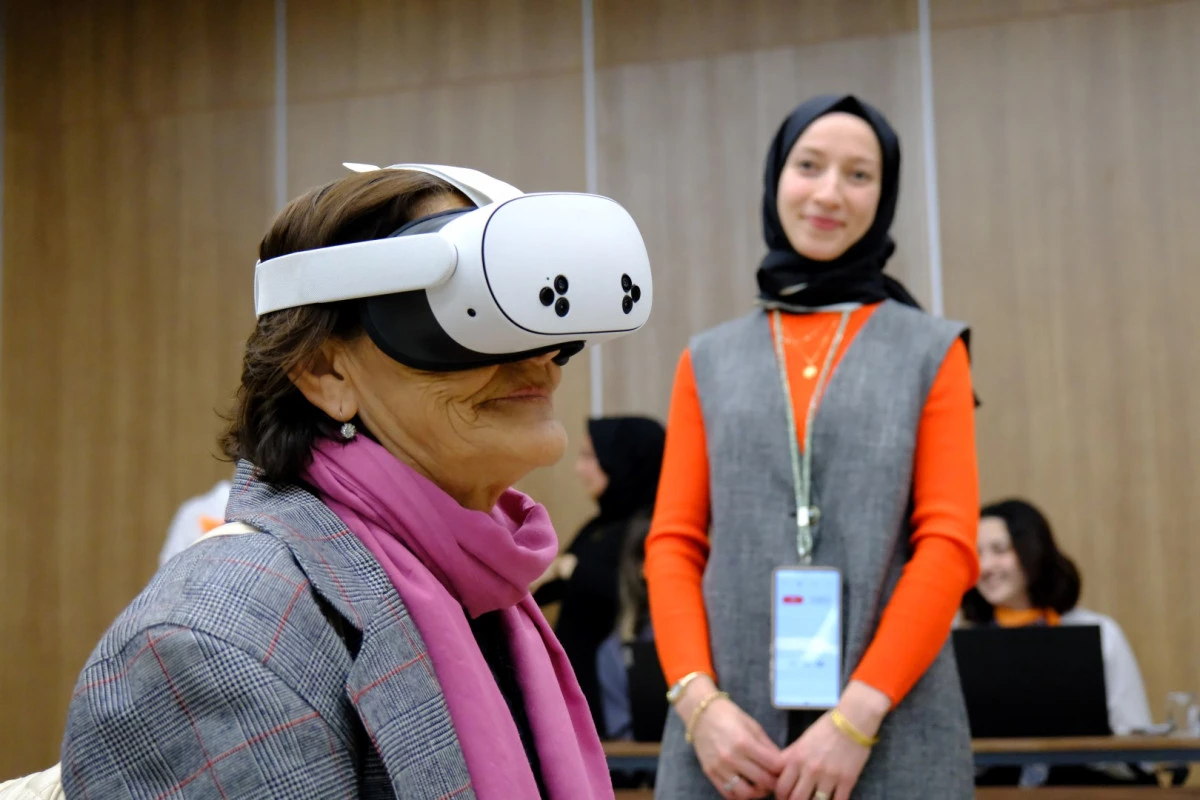 Turuncu balonlarla kadına şiddete ‘dur’ mesajı