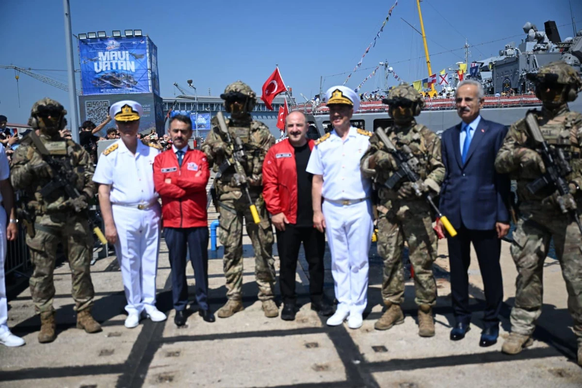 Ulaştırma ve Altyapı Bakanı&nbsp;Sayın Abdulkadir Uraloğlu, TEKNOFEST Mavi Vatan&rsquo;ı Ziyaret  Etti