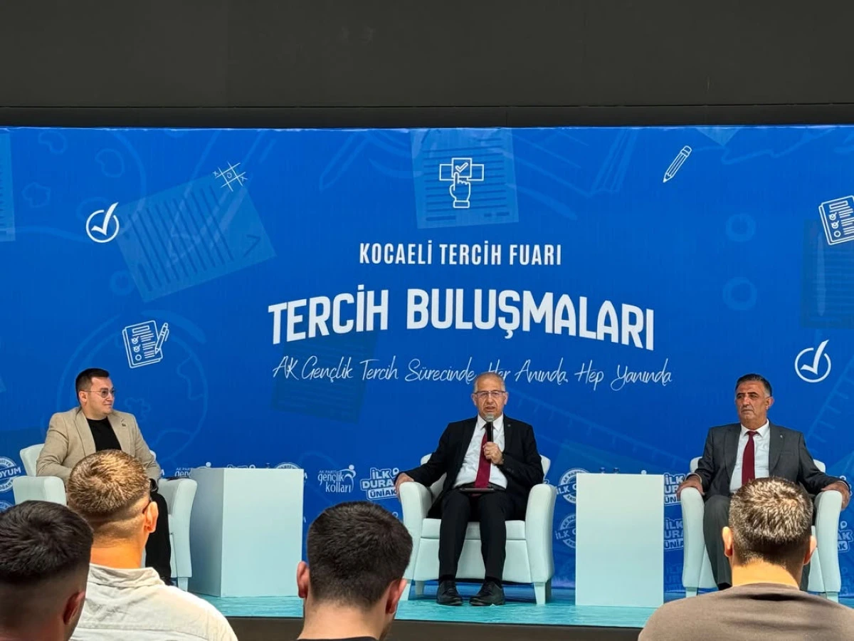 &Uuml;niversite Adayları Tecr&uuml;be Buluşmasında Bir Araya Geldi