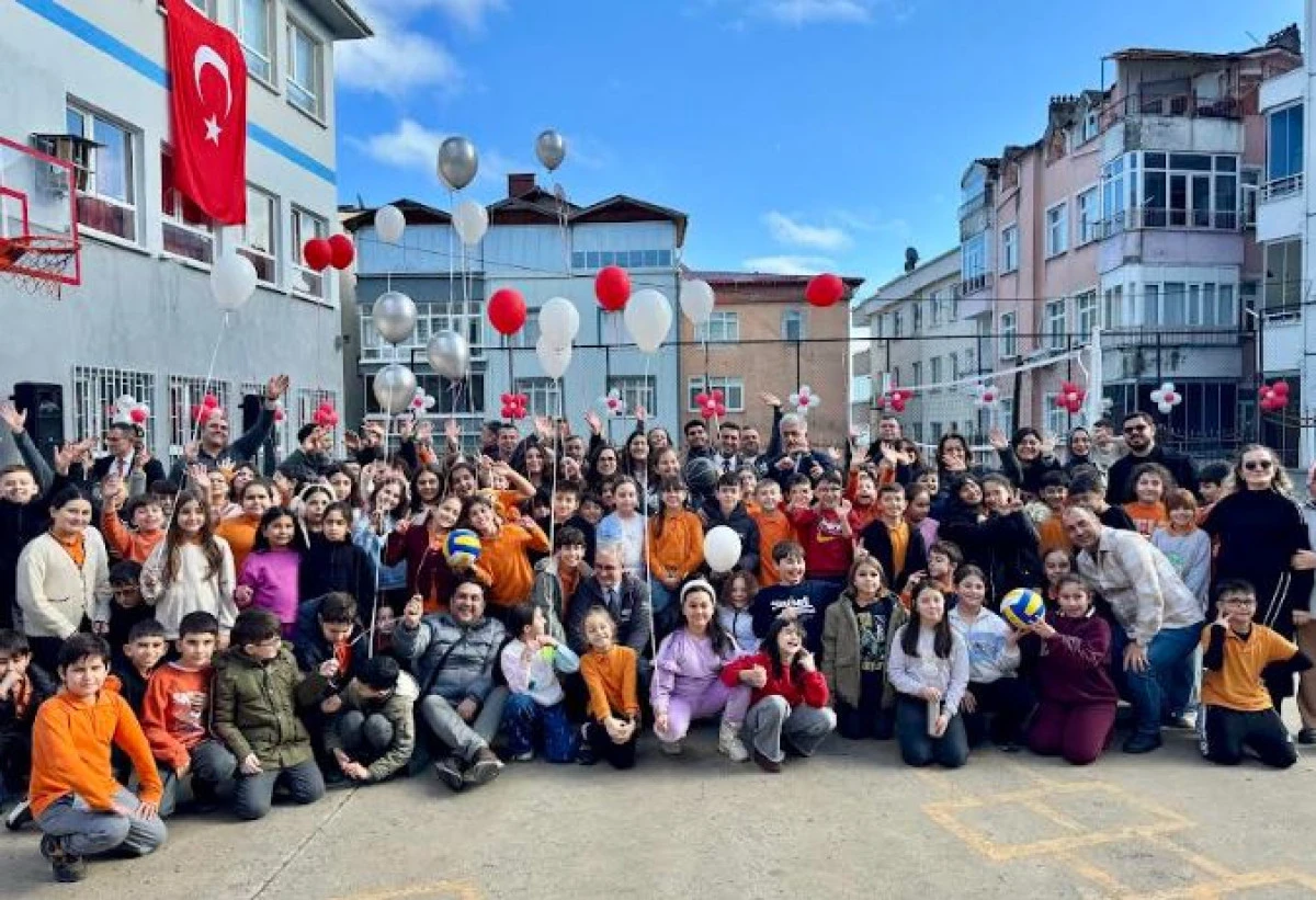 &Uuml;nye İn&ouml;n&uuml; İlkokulu&rsquo;na Anlamlı Destek