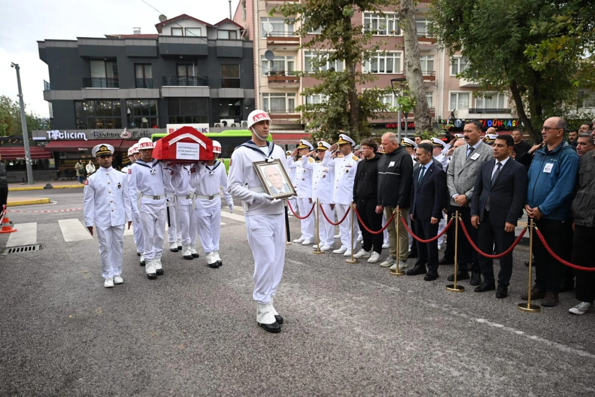 Vali Aktaş, Kıbrıs Gazisi İzzettin Tırnavalı'nın Cenaze T&ouml;renine Katıldı